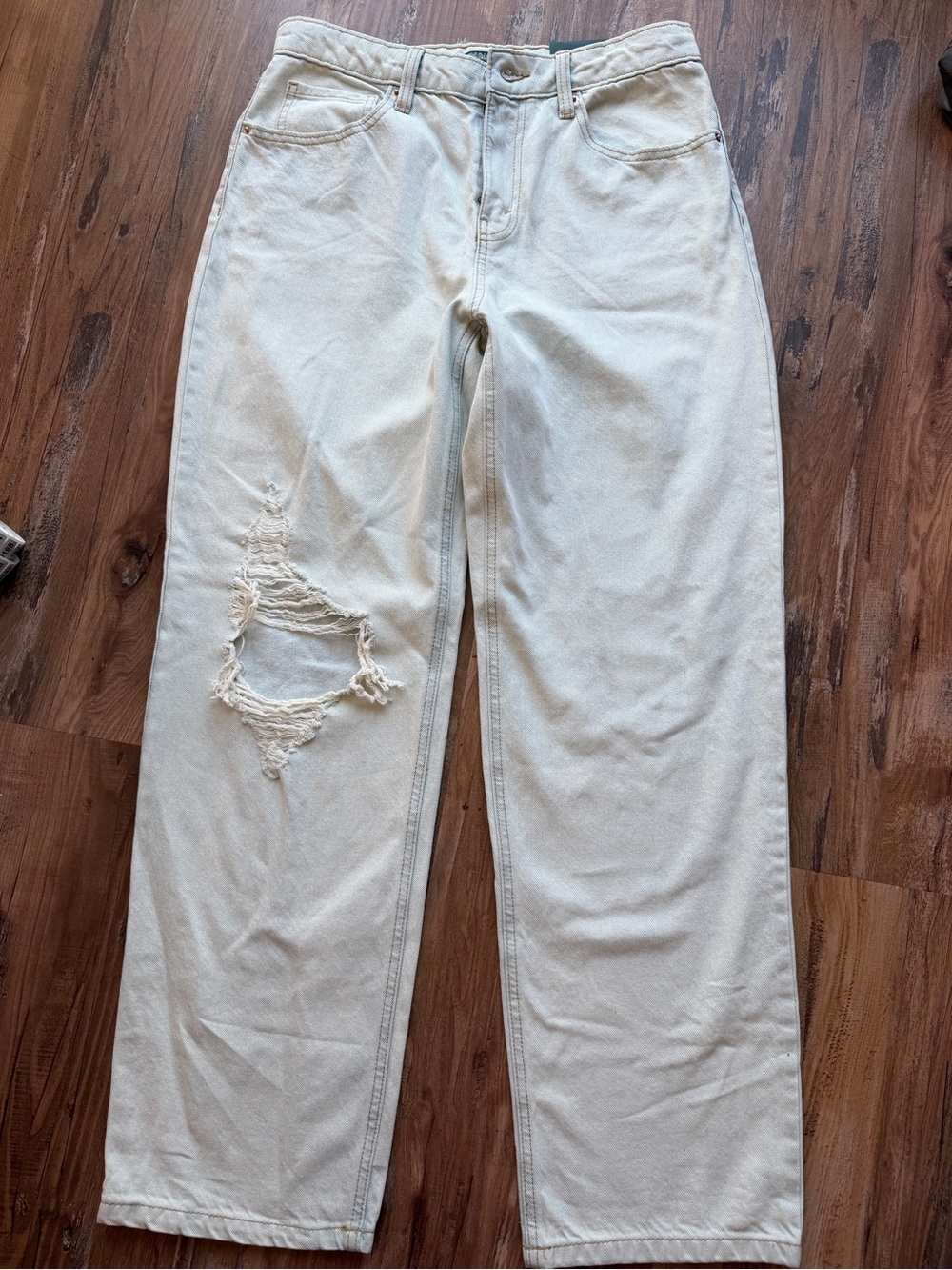 Woman’s High Rise Dad Jeans in Light Blue size 6 0108